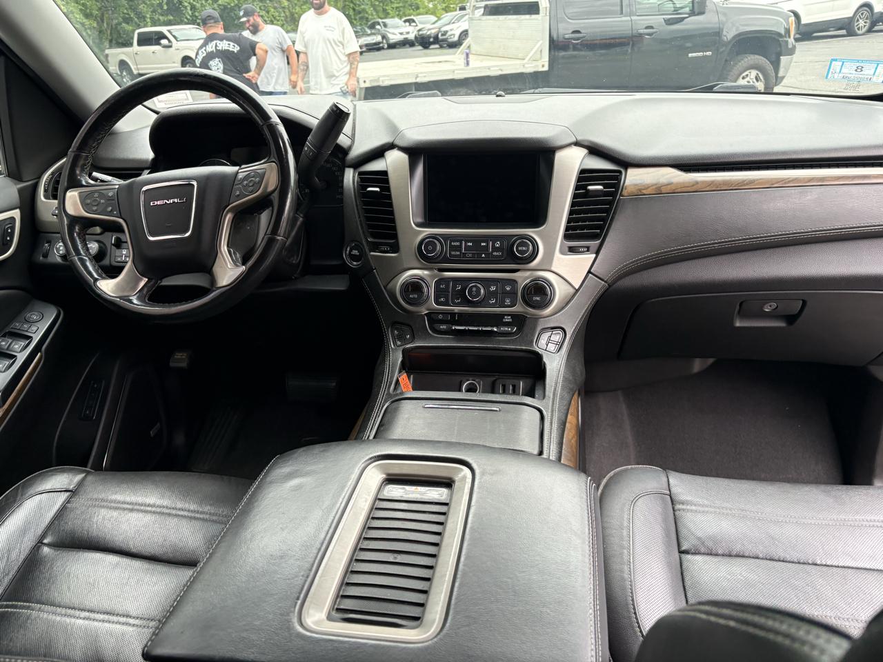 GMC Yukon XL Denali 4WD 2019