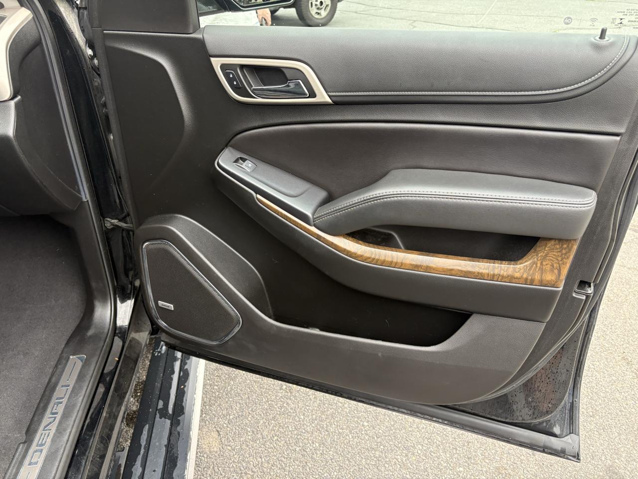 GMC Yukon XL Denali 4WD 2019