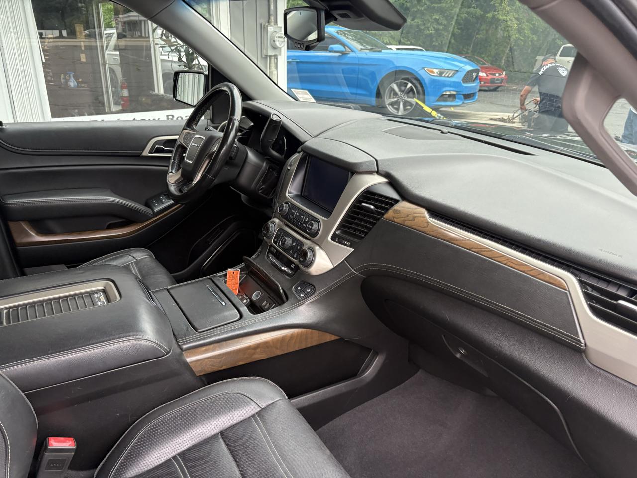 GMC Yukon XL Denali 4WD 2019