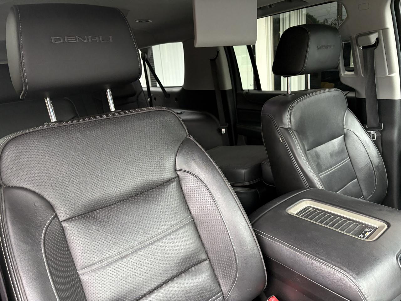 GMC Yukon XL Denali 4WD 2019
