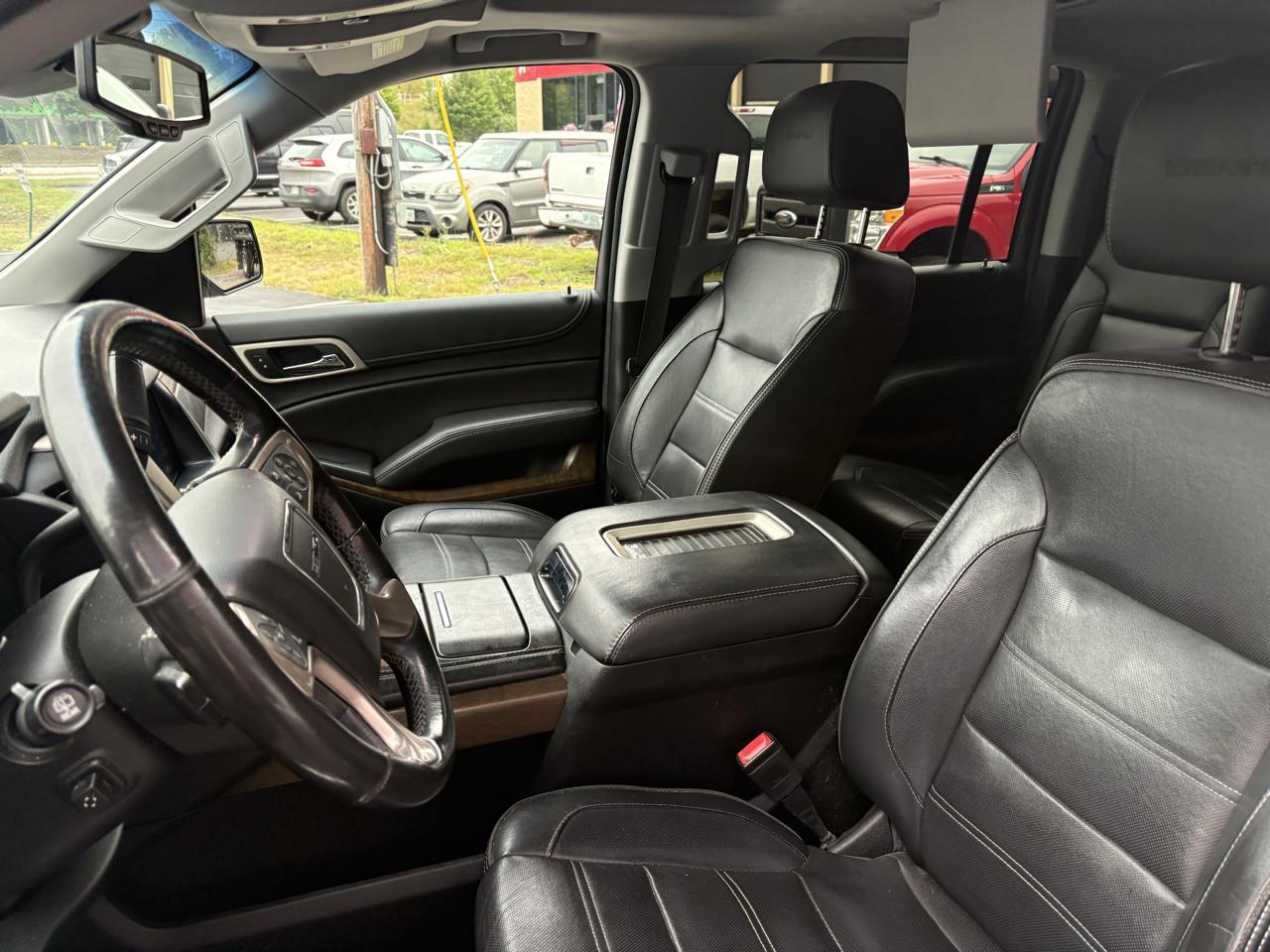 GMC Yukon XL Denali 4WD 2019