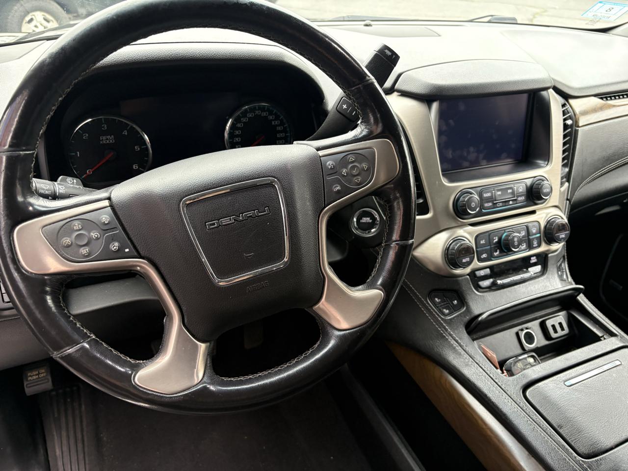 GMC Yukon XL Denali 4WD 2019