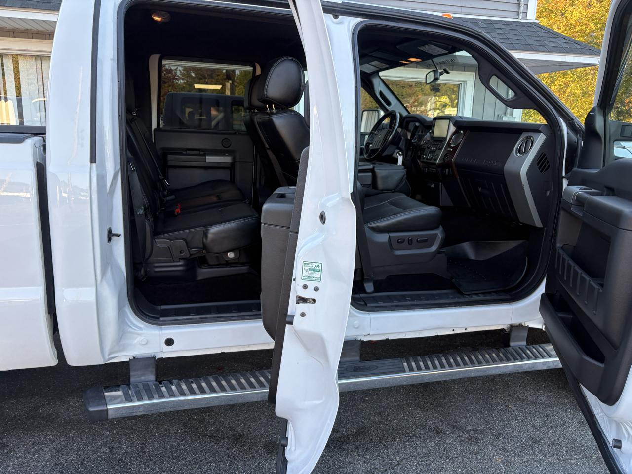 Ford F-350 SD Lariat Crew Cab Short Bed 4WD 2015