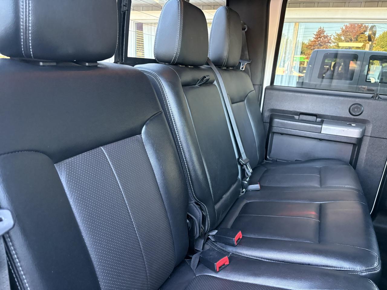Ford F-350 SD Lariat Crew Cab Short Bed 4WD 2015