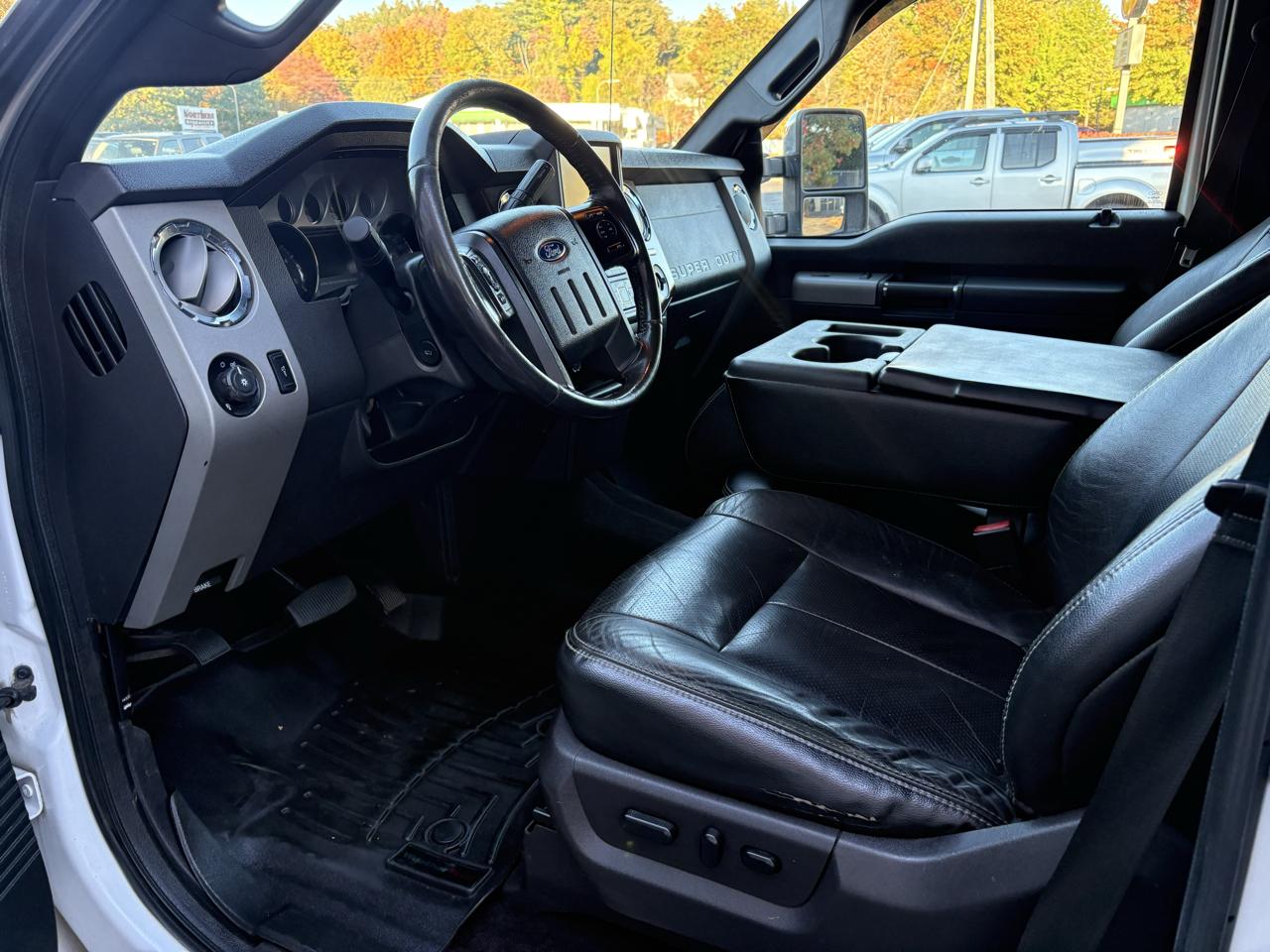 Ford F-350 SD Lariat Crew Cab Short Bed 4WD 2015