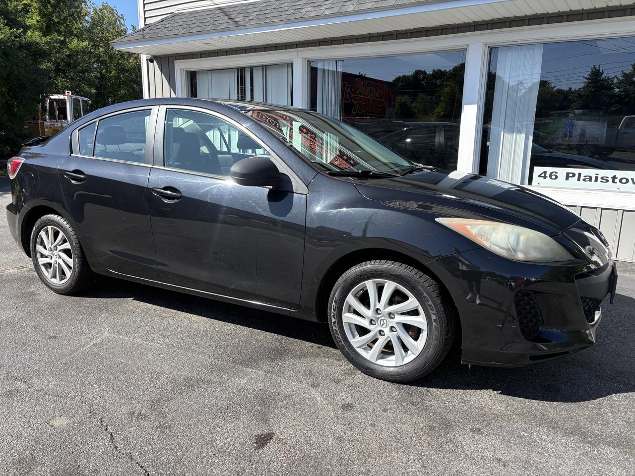 Mazda MAZDA3 i Touring 4-door 2012