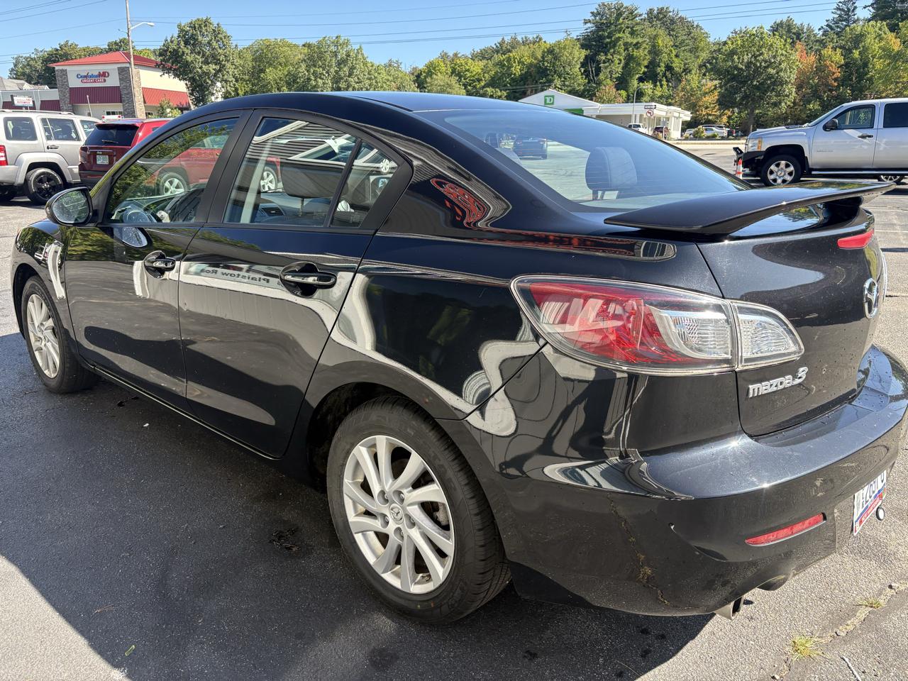 Mazda MAZDA3 i Touring 4-door 2012