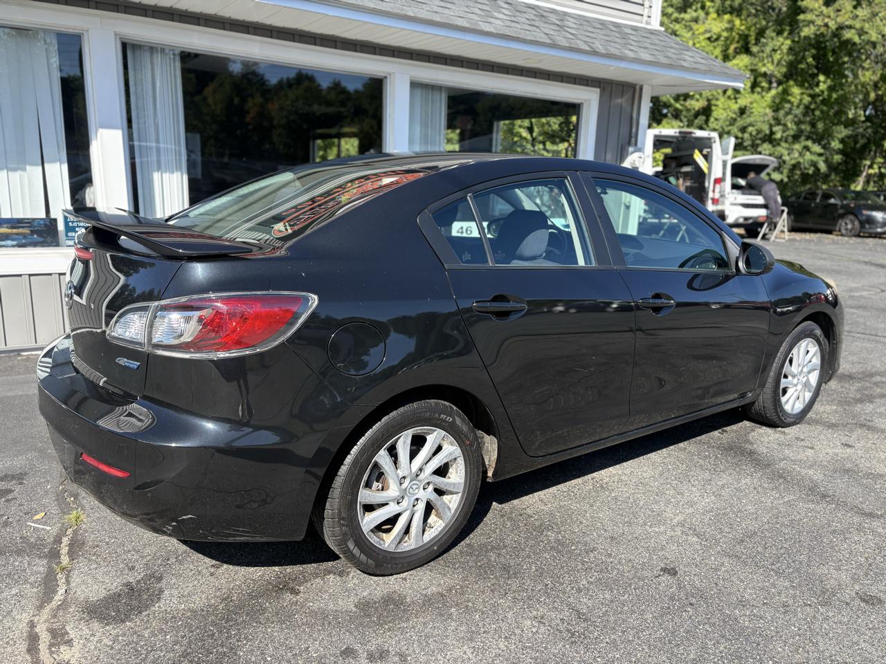 Mazda MAZDA3 i Touring 4-door 2012