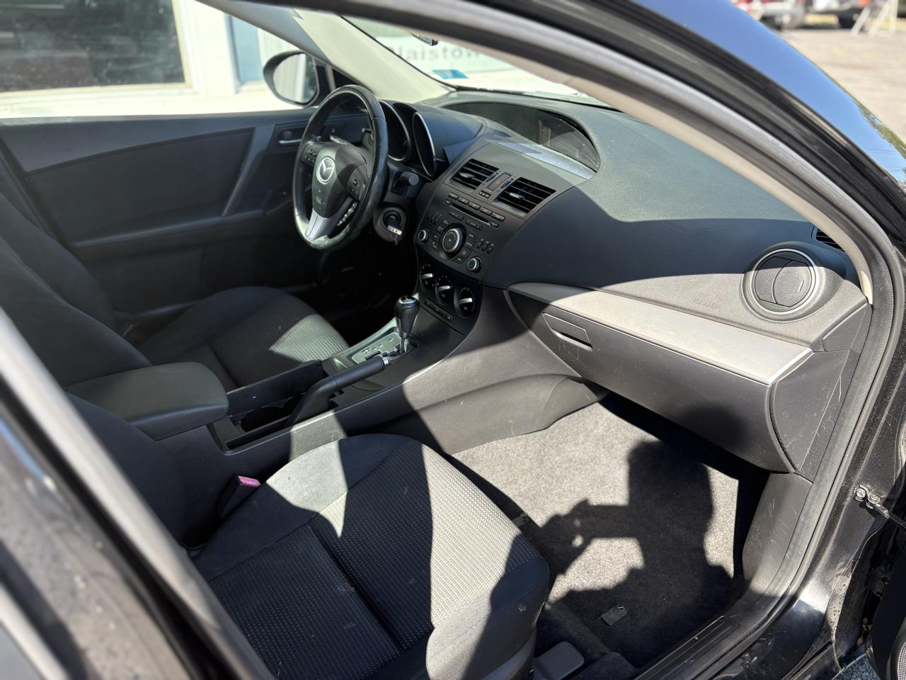 Mazda MAZDA3 i Touring 4-door 2012
