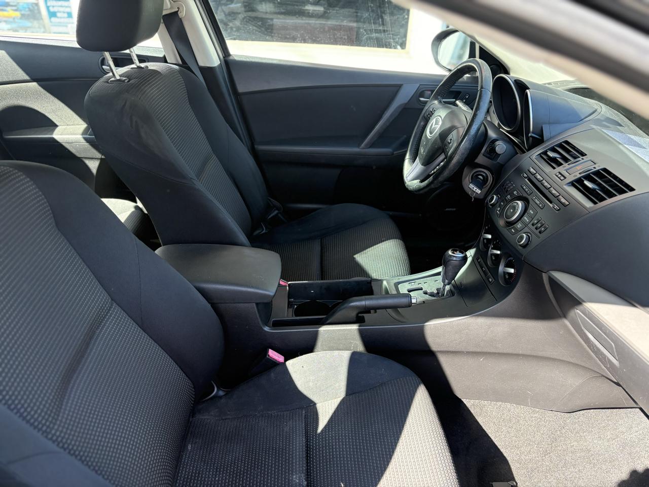 Mazda MAZDA3 i Touring 4-door 2012