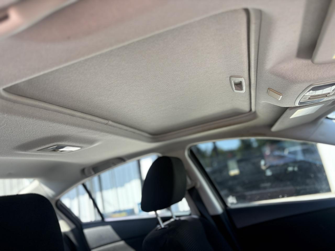 Mazda MAZDA3 i Touring 4-door 2012