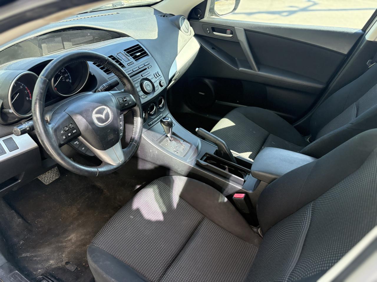 Mazda MAZDA3 i Touring 4-door 2012