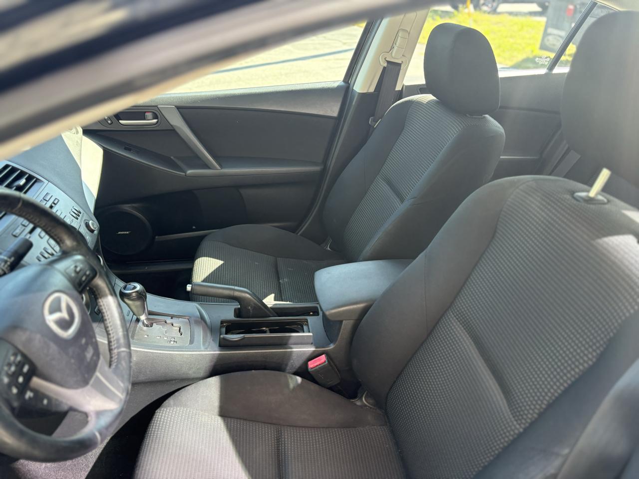 Mazda MAZDA3 i Touring 4-door 2012