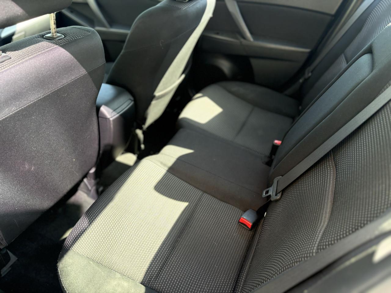 Mazda MAZDA3 i Touring 4-door 2012