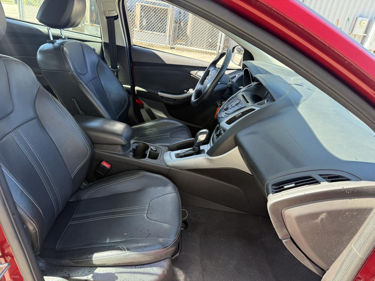 Ford Focus SE Sedan 2014