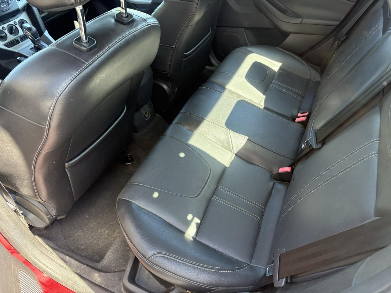 Ford Focus SE Sedan 2014