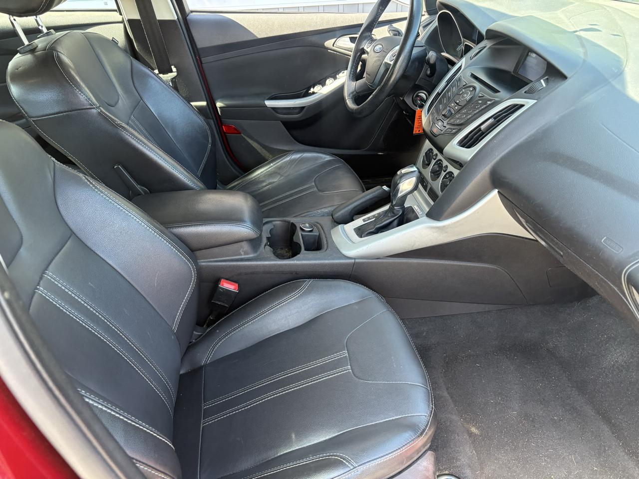Ford Focus SE Sedan 2014