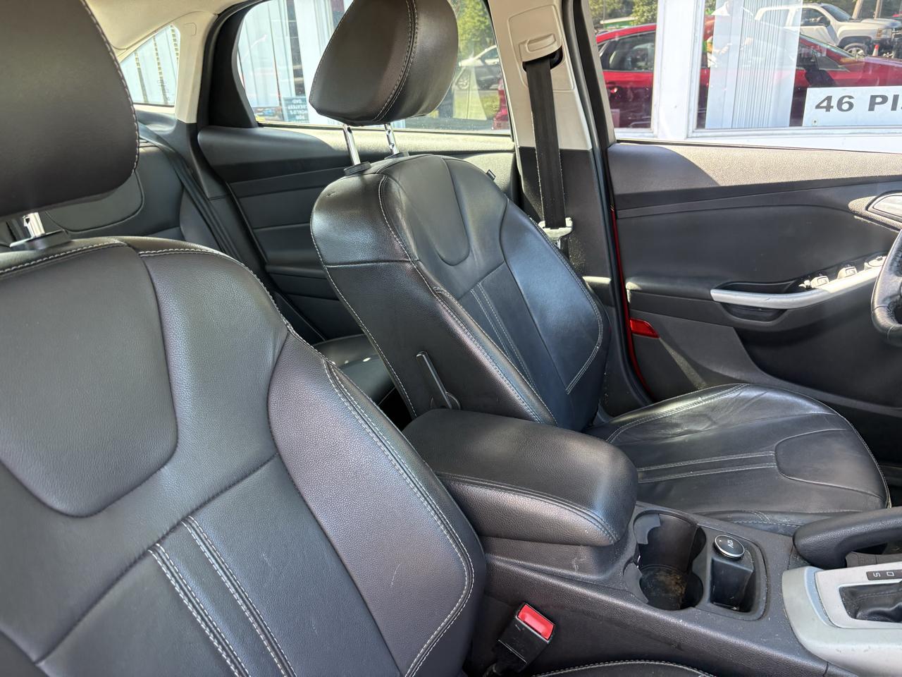Ford Focus SE Sedan 2014