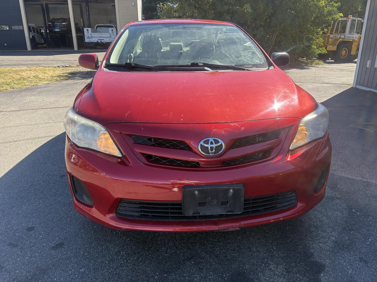 Toyota Corolla LE 4-Speed AT 2011