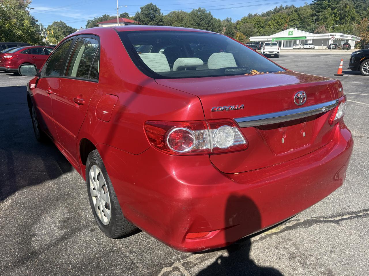 Toyota Corolla LE 4-Speed AT 2011