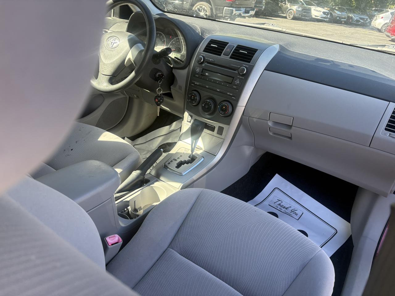 Toyota Corolla LE 4-Speed AT 2011