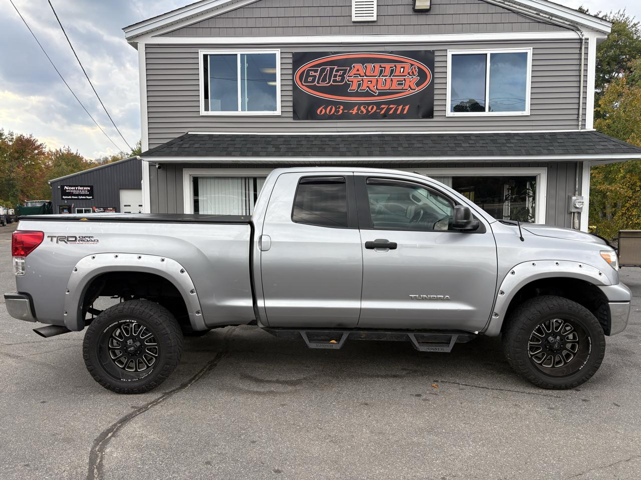 Toyota Tundra Tundra-Grade 5.7L Double Cab 4WD 2010
