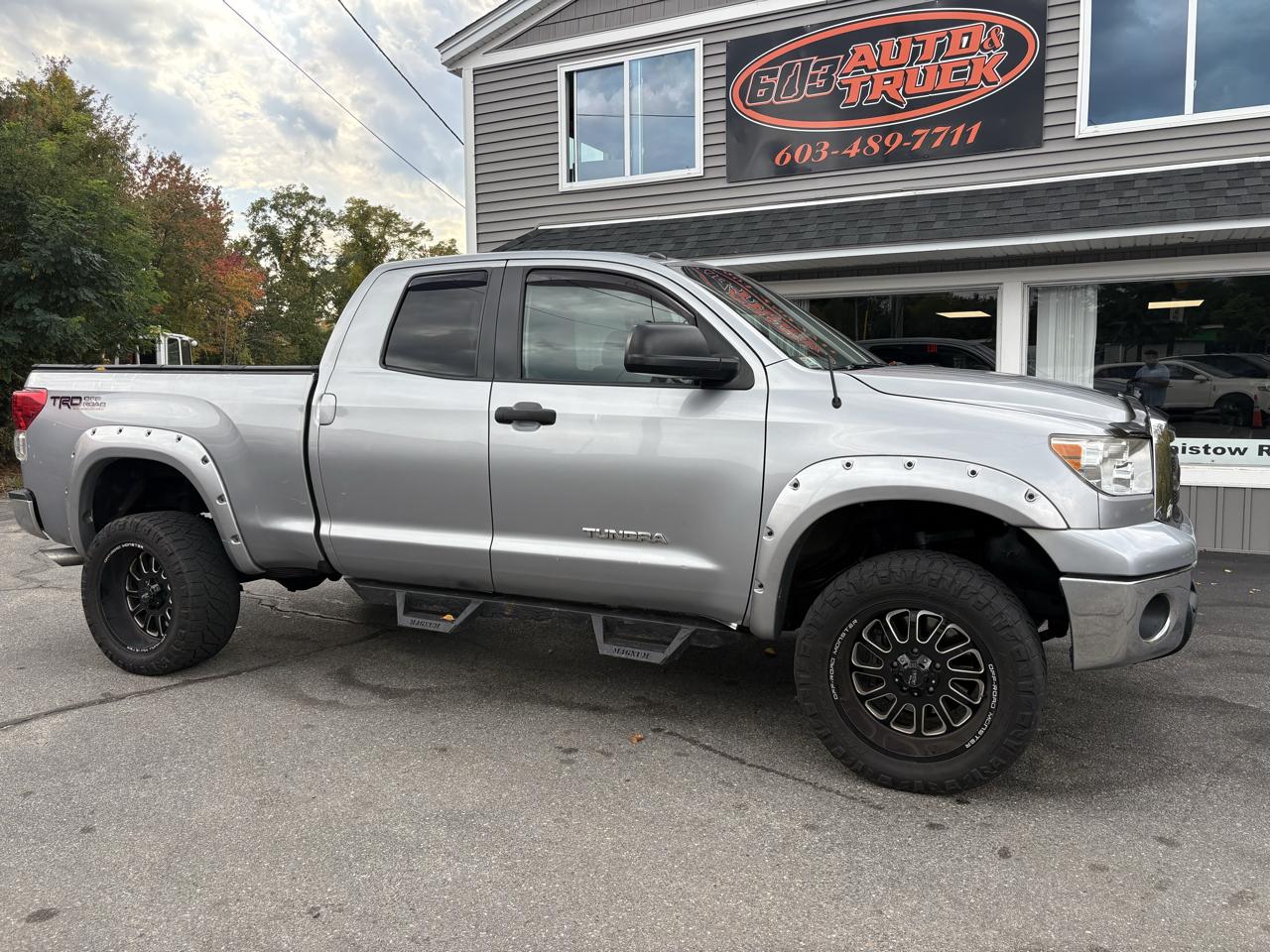 Toyota Tundra Tundra-Grade 5.7L Double Cab 4WD 2010