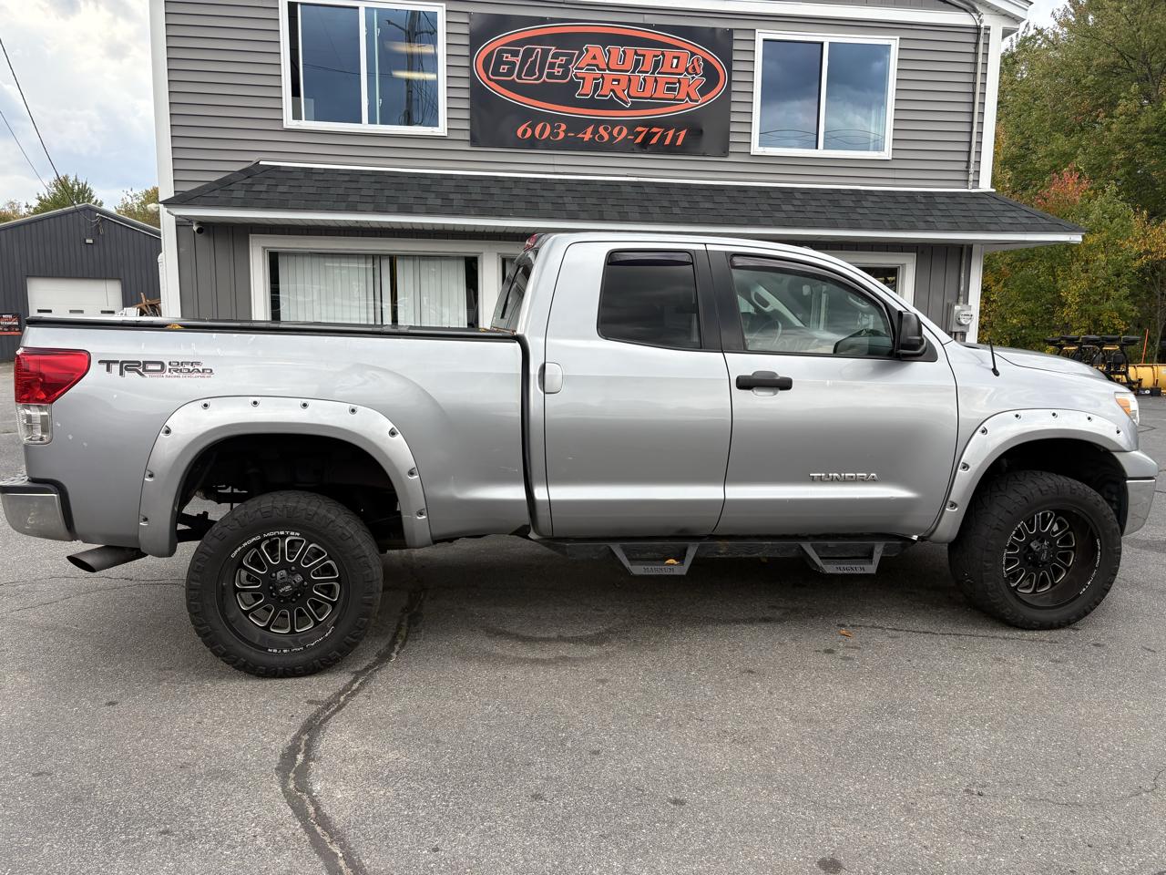 Toyota Tundra Tundra-Grade 5.7L Double Cab 4WD 2010
