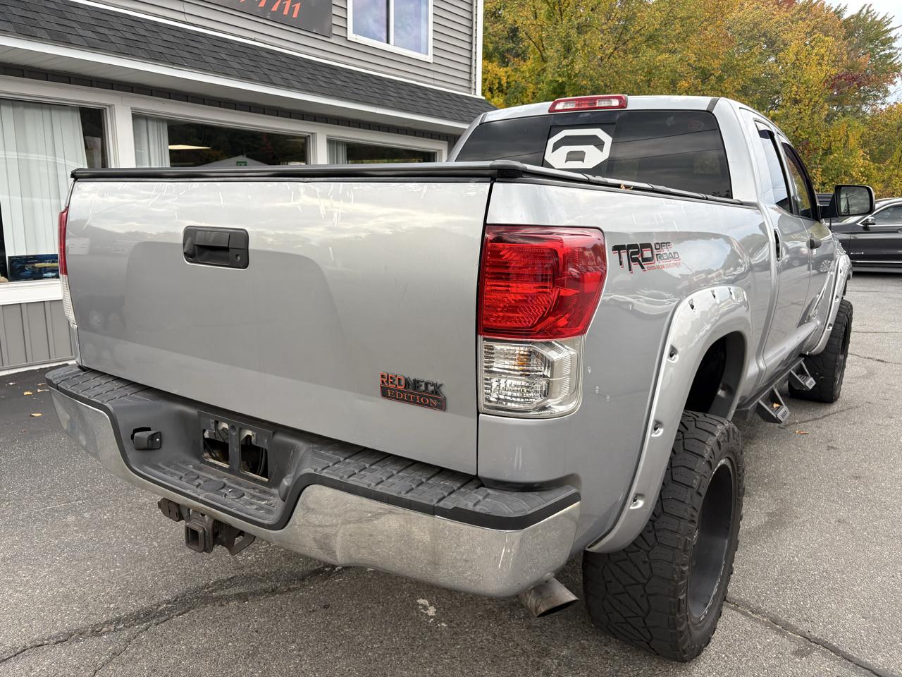 Toyota Tundra Tundra-Grade 5.7L Double Cab 4WD 2010