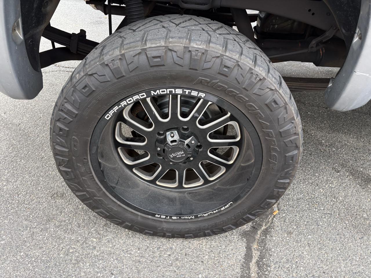 Toyota Tundra Tundra-Grade 5.7L Double Cab 4WD 2010