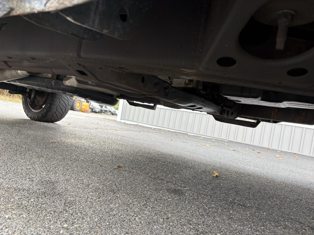 Toyota Tundra Tundra-Grade 5.7L Double Cab 4WD 2010