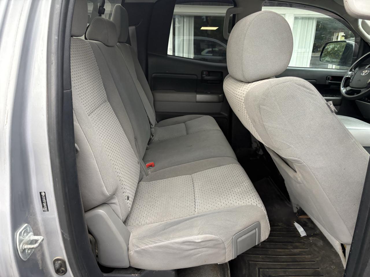 Toyota Tundra Tundra-Grade 5.7L Double Cab 4WD 2010