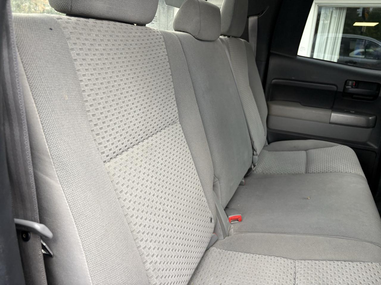Toyota Tundra Tundra-Grade 5.7L Double Cab 4WD 2010
