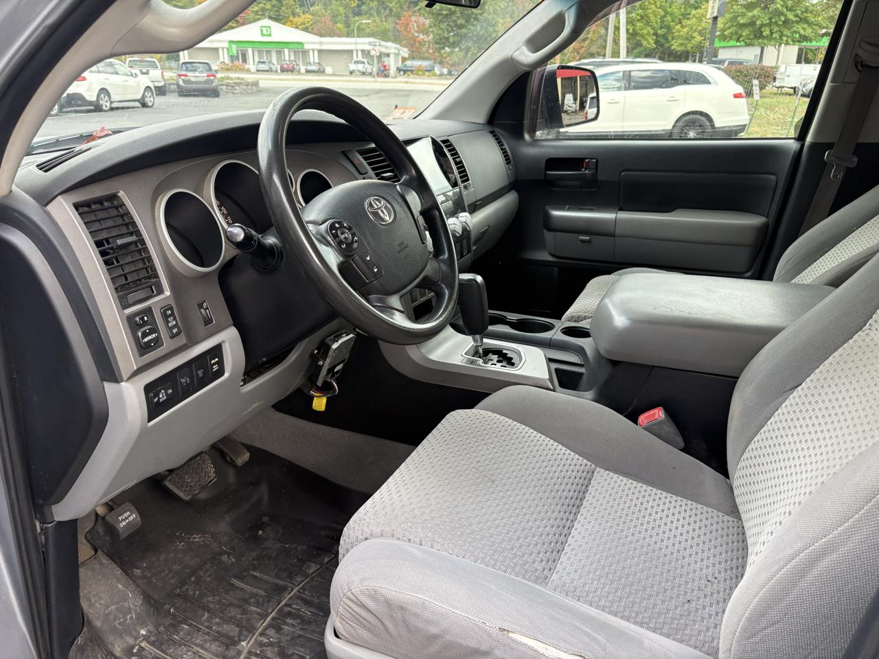 Toyota Tundra Tundra-Grade 5.7L Double Cab 4WD 2010