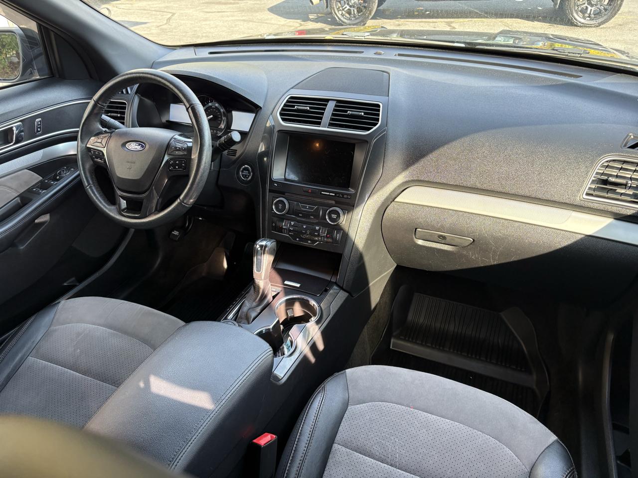 Ford Explorer XLT 4WD 2017