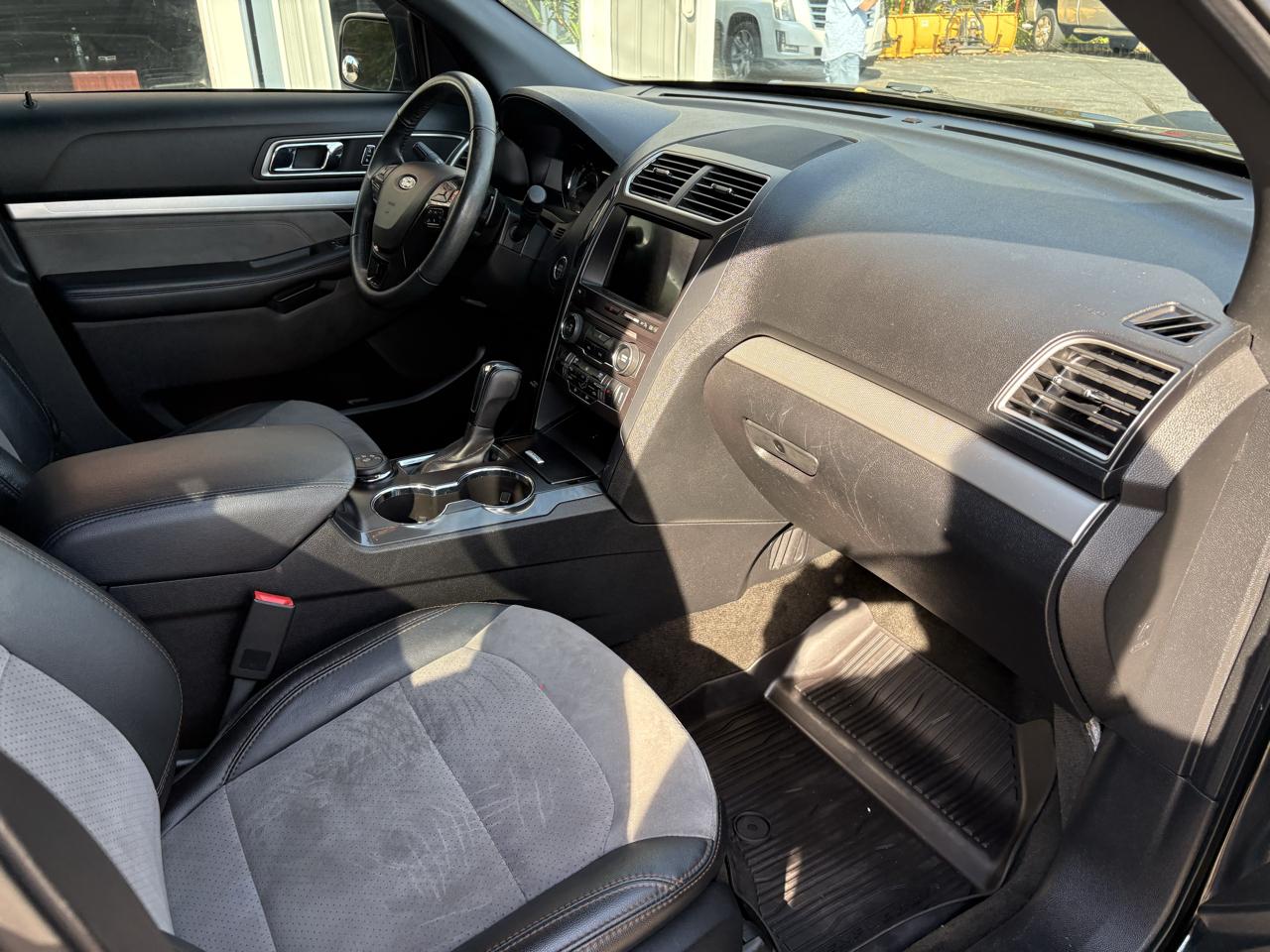 Ford Explorer XLT 4WD 2017
