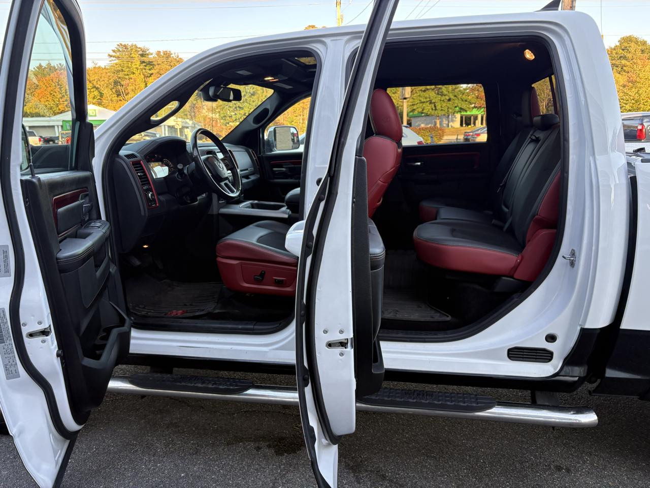 RAM 1500 Rebel Crew Cab SWB 4WD 2017
