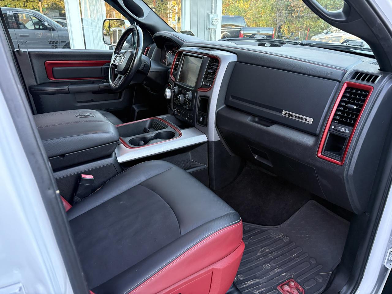 RAM 1500 Rebel Crew Cab SWB 4WD 2017