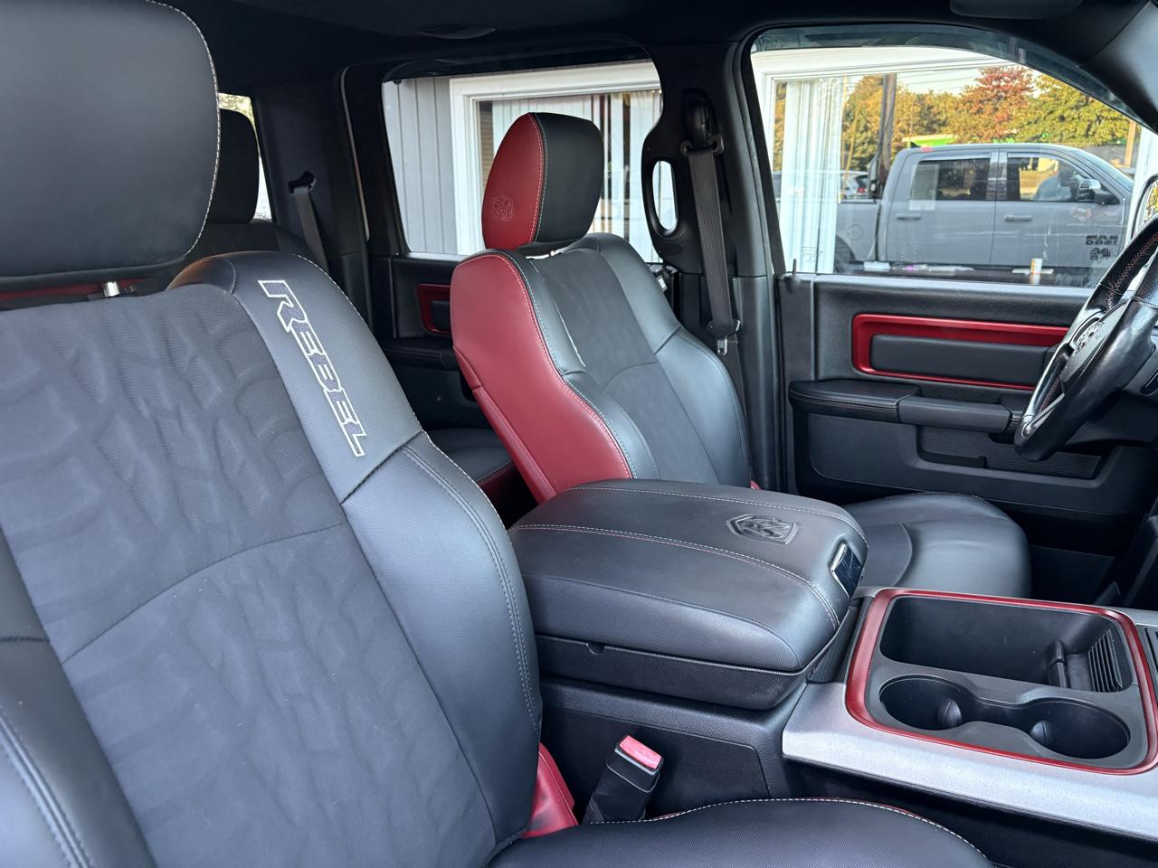 RAM 1500 Rebel Crew Cab SWB 4WD 2017