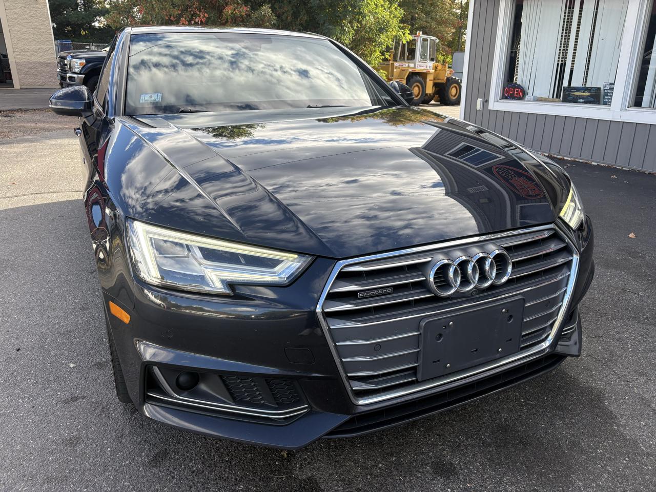Audi A4 2.0T Prestige quattro Sedan 2017