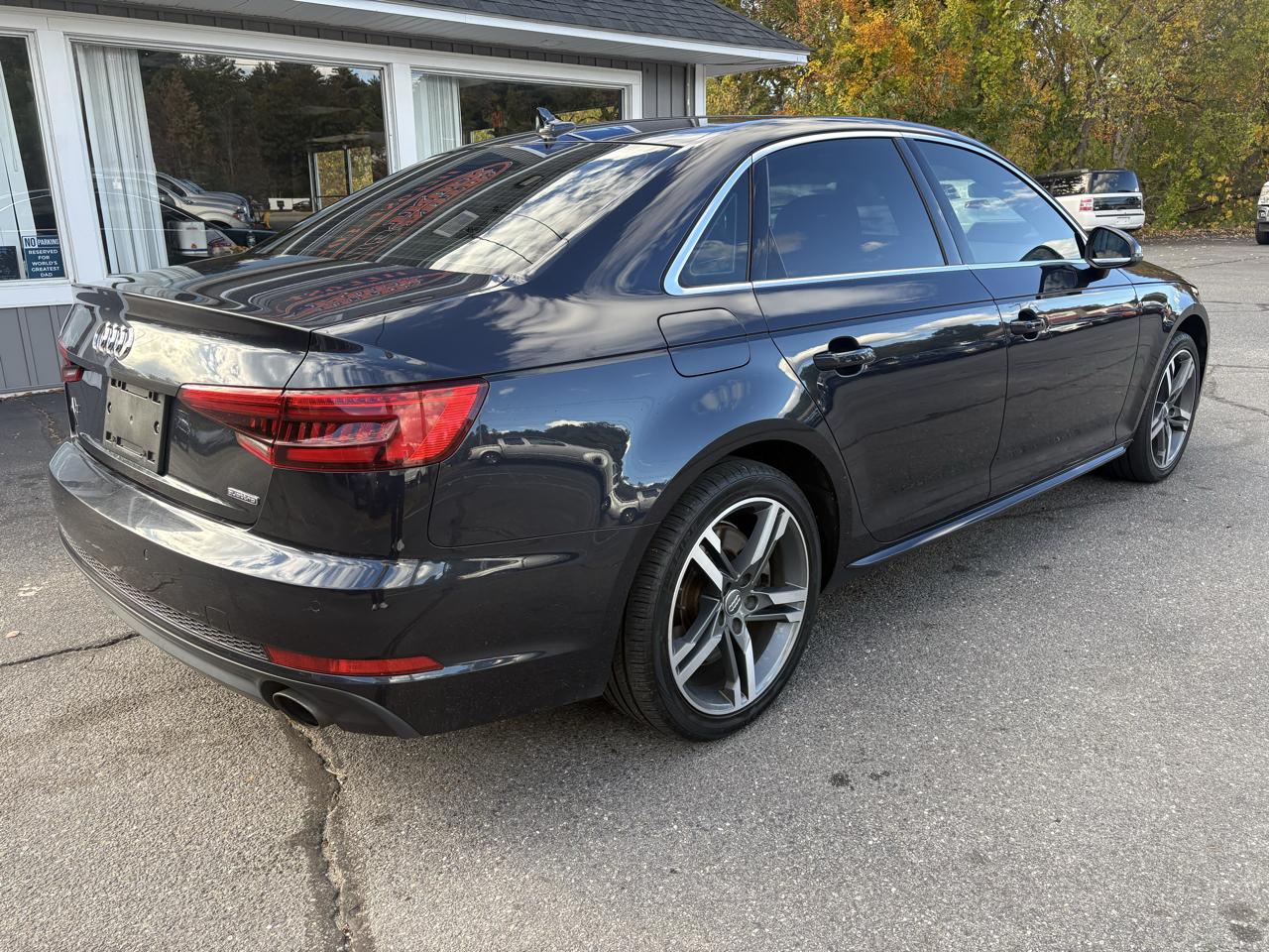 Audi A4 2.0T Prestige quattro Sedan 2017
