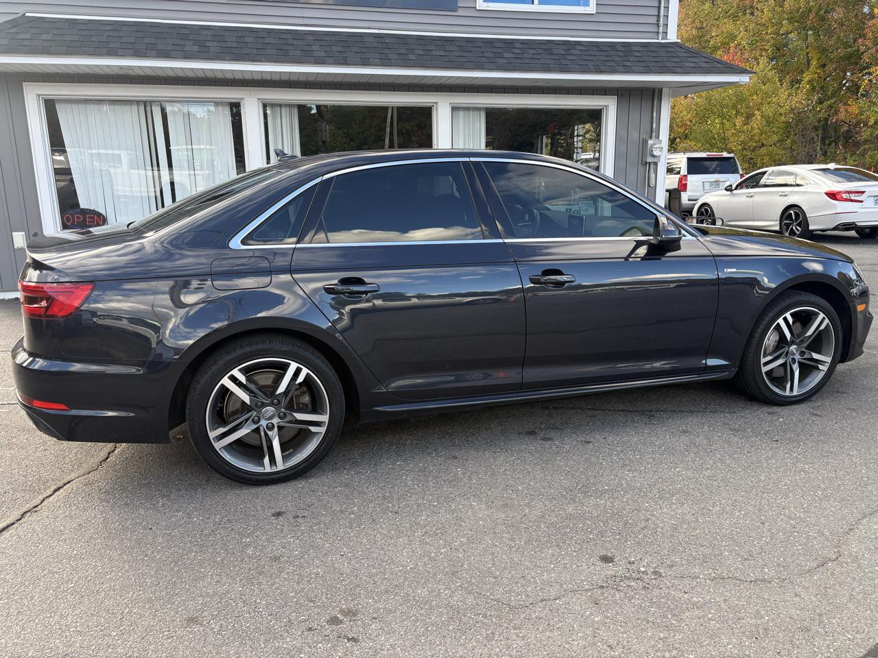 Audi A4 2.0T Prestige quattro Sedan 2017