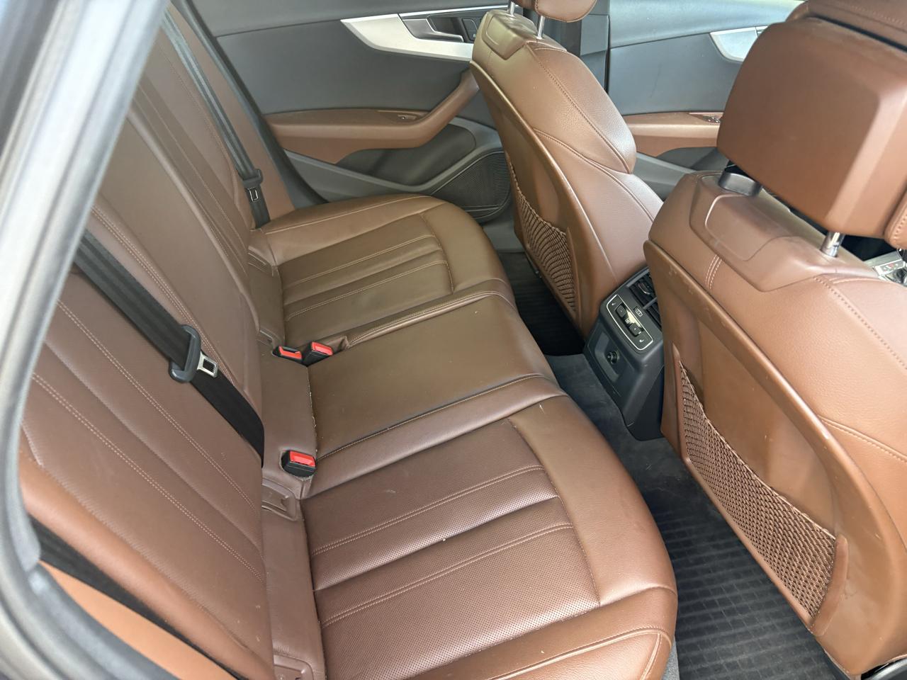 Audi A4 2.0T Prestige quattro Sedan 2017