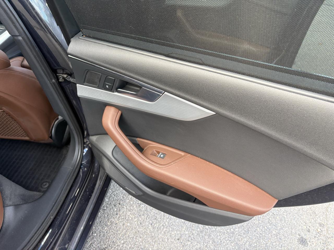Audi A4 2.0T Prestige quattro Sedan 2017