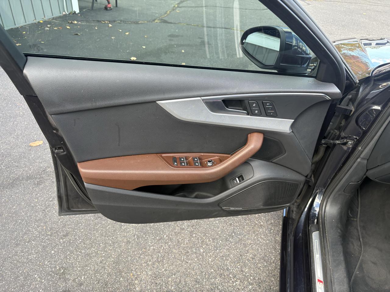 Audi A4 2.0T Prestige quattro Sedan 2017