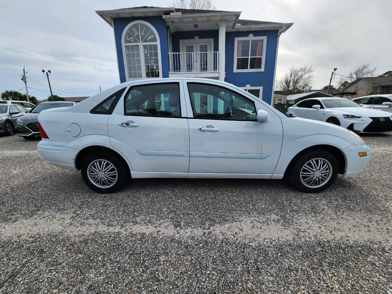 Ford Focus 4dr Sdn LX Base 2002