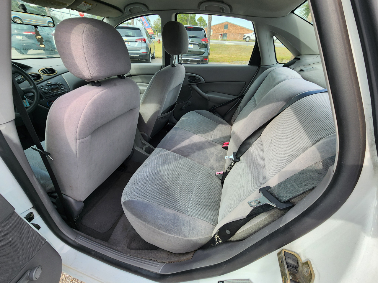 Ford Focus 4dr Sdn LX Base 2002