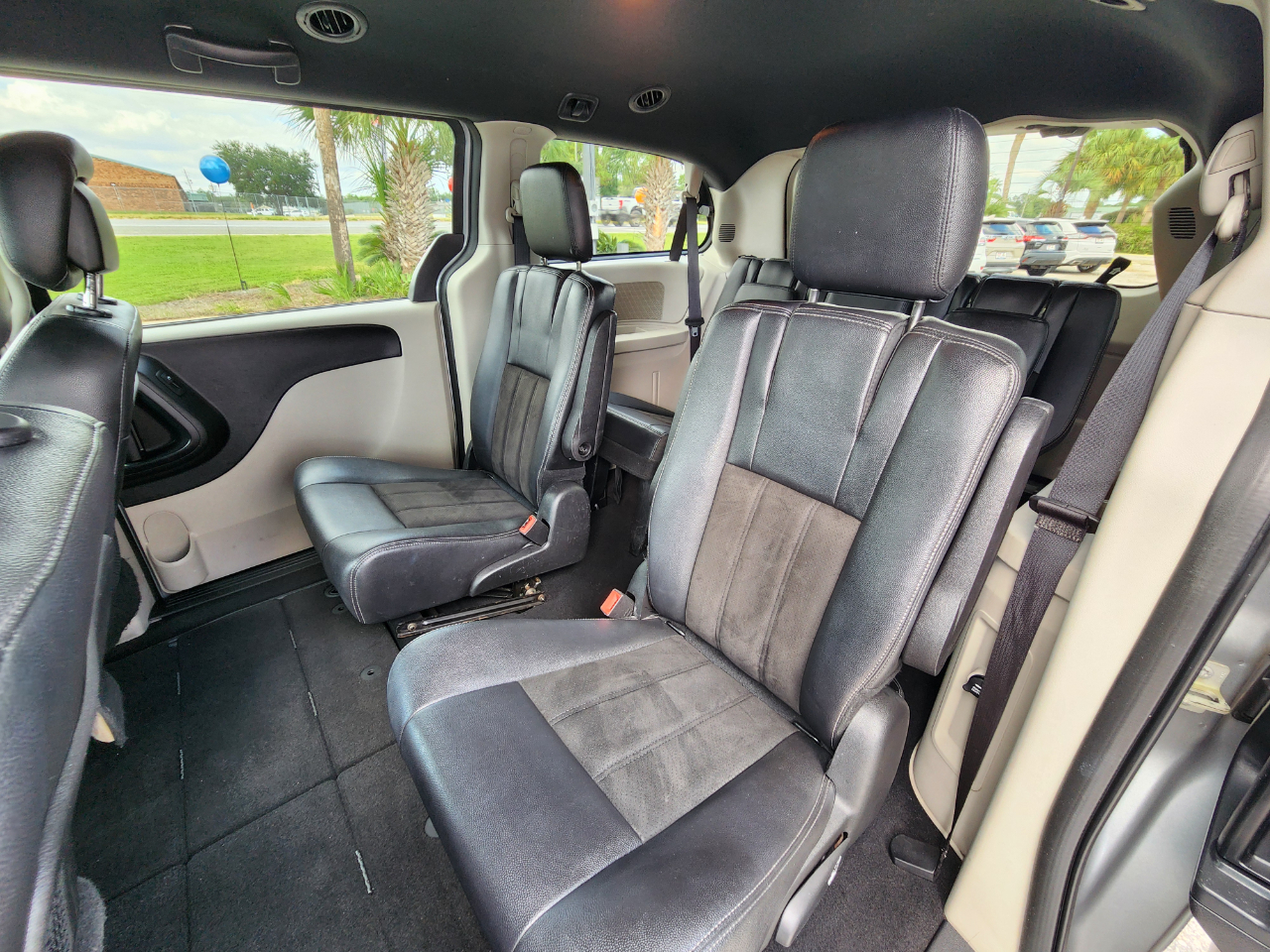 Dodge Grand Caravan SXT Wagon 2019 Dodge Grand Caravan SXT Wagon 2019