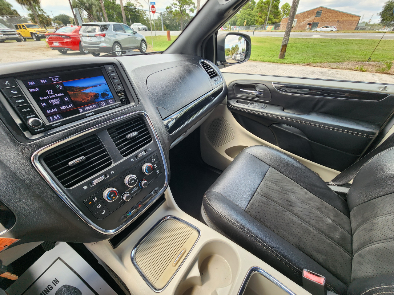 Dodge Grand Caravan SXT Wagon 2019 Dodge Grand Caravan SXT Wagon 2019