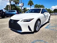 2022 Lexus IS  2022 Lexus IS